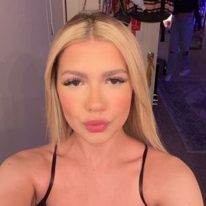 Meet your Posher, Abigail